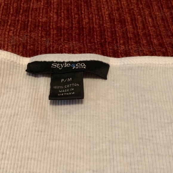 White Heart Neckline 3/4 Sleeve Shirt - Picture 5 of 5